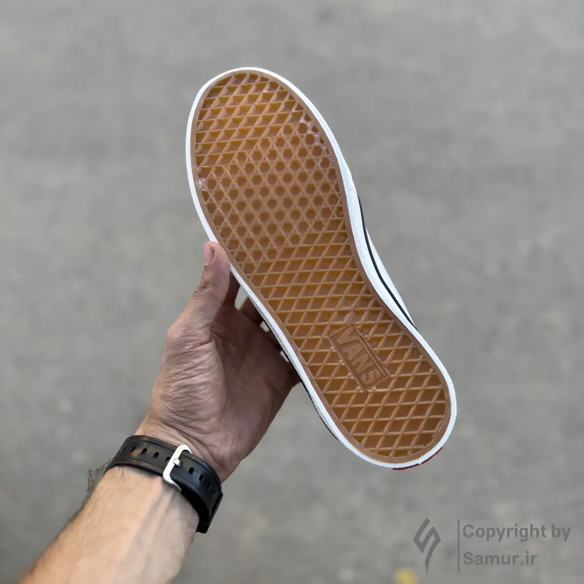 گالری تصاویر کتونی ونس اولد اسکول سفید مشکی